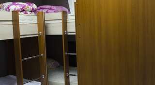 Гостиница Central Hostel Ufa Уфа Кровать в общем женском номере с 8 кроватями-3