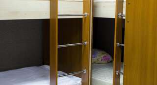 Гостиница Central Hostel Ufa Уфа Кровать в общем номере для мужчин с 8 кроватями-2